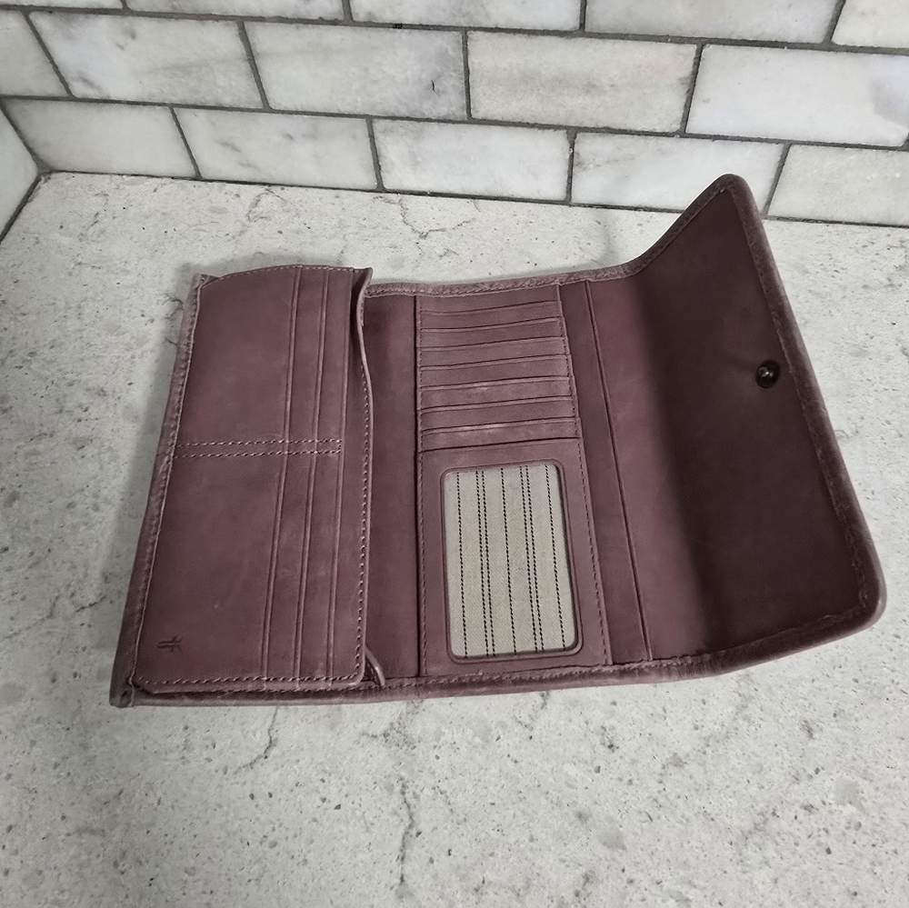 Frye Melissa Trifold Wallet Antique Leather Amethyst - Picture 3 of 5